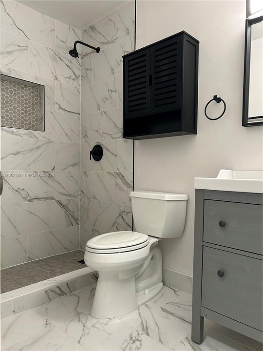 Active With Contract: $2,500 (2 beds, 1 baths, 1170 Square Feet)