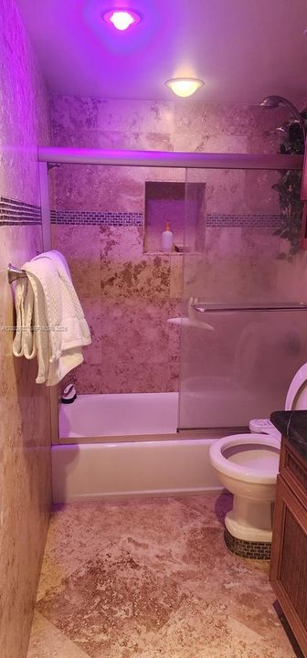 For Sale: $178,000 (1 beds, 1 baths, 690 Square Feet)