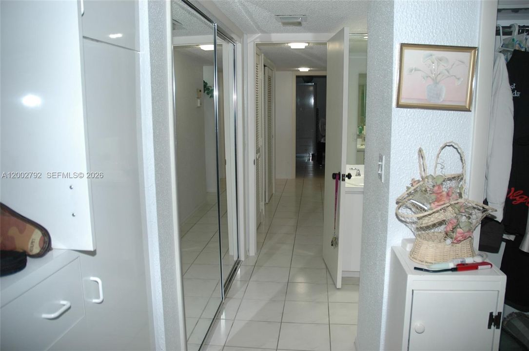 En Venta: $545,000 (2 camas, 2 baños, 1426 Pies cuadrados)