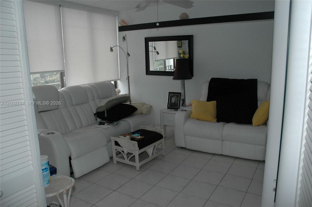 En Venta: $545,000 (2 camas, 2 baños, 1426 Pies cuadrados)