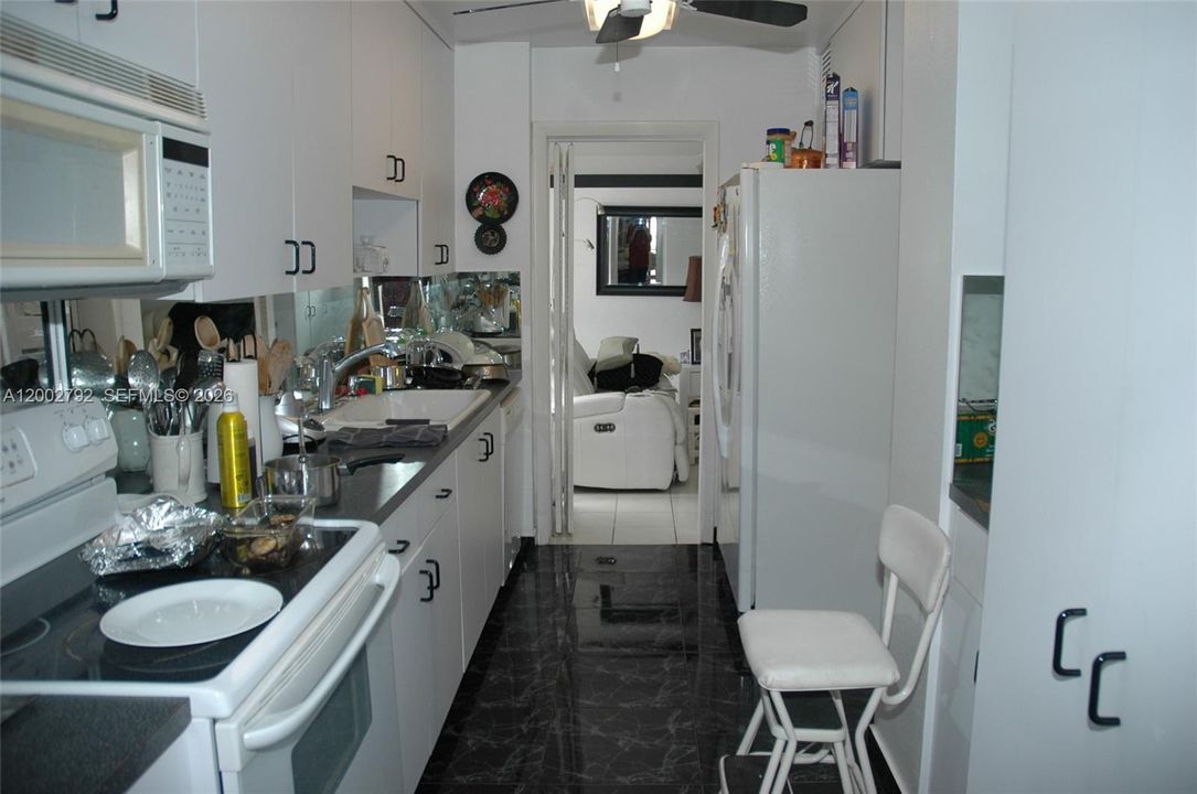 En Venta: $545,000 (2 camas, 2 baños, 1426 Pies cuadrados)