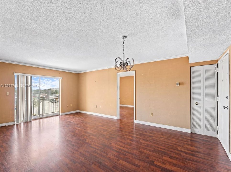 Activo con contrato: $190,000 (2 camas, 2 baños, 782 Pies cuadrados)