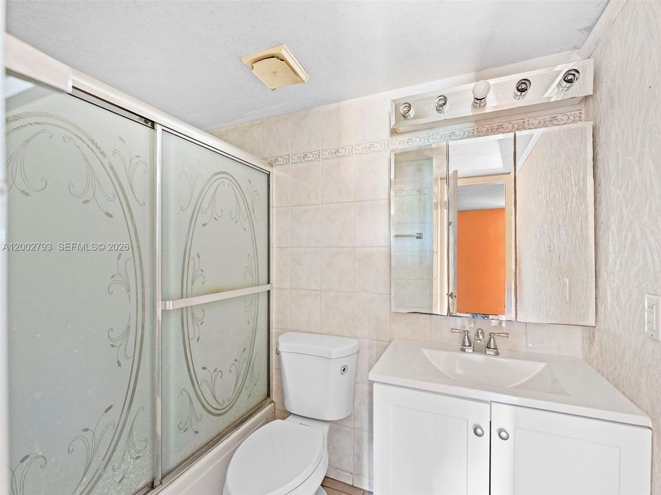 Activo con contrato: $190,000 (2 camas, 2 baños, 782 Pies cuadrados)