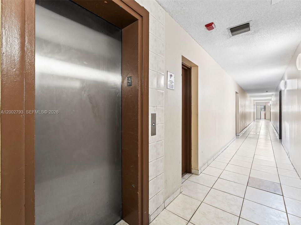 Activo con contrato: $190,000 (2 camas, 2 baños, 782 Pies cuadrados)