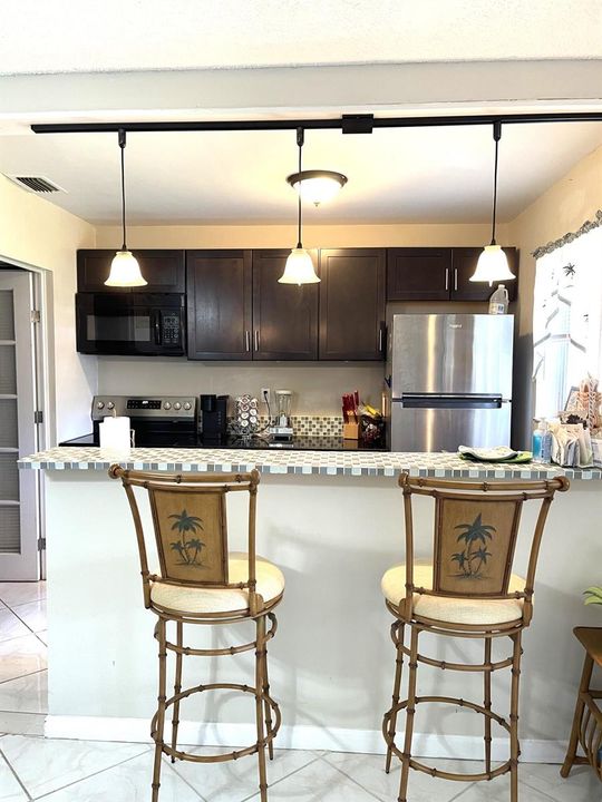 Open concept kitchen (3)