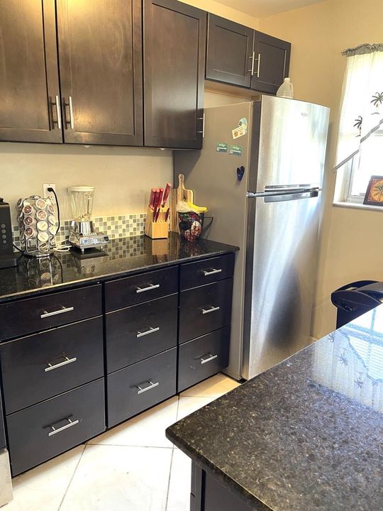 Open concept kitchen (1)