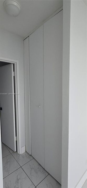 На продажу: $379,000 (2 спален, 2 ванн, 1105 Квадратных фут)