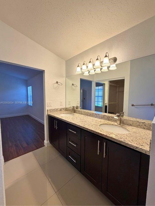 For Sale: $459,900 (3 beds, 2 baths, 1886 Square Feet)