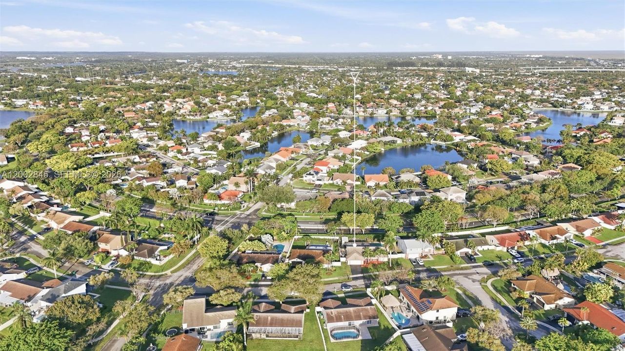 Недавно продано: $799,000 (4 спален, 2 ванн, 1908 Квадратных фут)