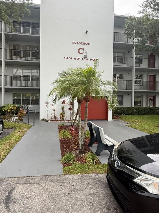 En Venta: $155,000 (2 camas, 2 baños, 933 Pies cuadrados)