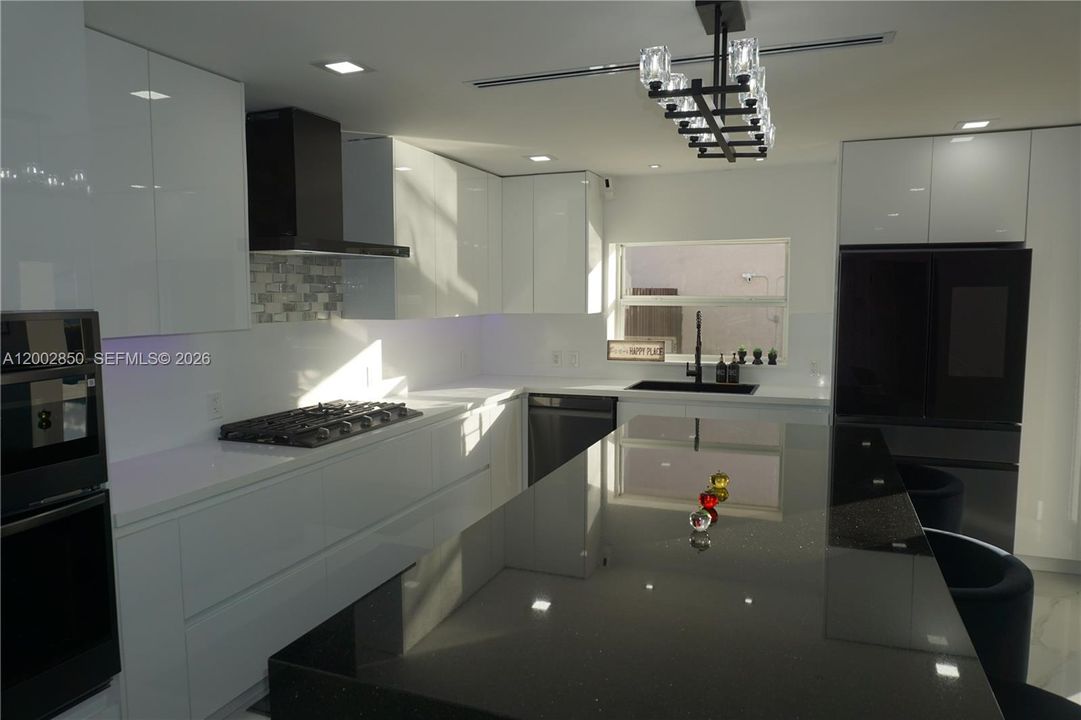 For Rent: $6,000 (4 beds, 3 baths, 2155 Square Feet)