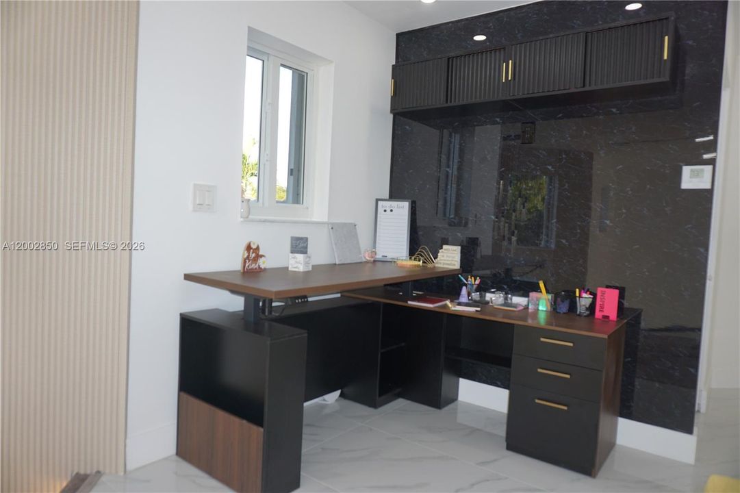 For Rent: $6,000 (4 beds, 3 baths, 2155 Square Feet)