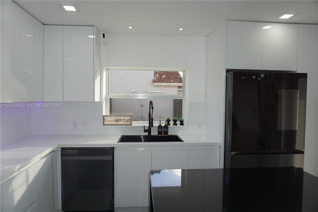 For Rent: $6,000 (4 beds, 3 baths, 2155 Square Feet)