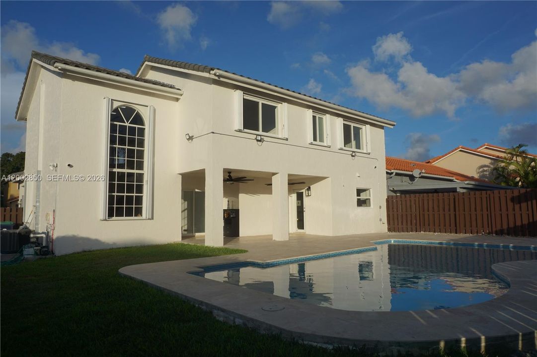 For Rent: $6,000 (4 beds, 3 baths, 2155 Square Feet)