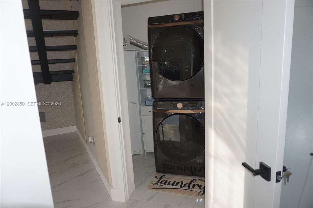 For Rent: $6,000 (4 beds, 3 baths, 2155 Square Feet)