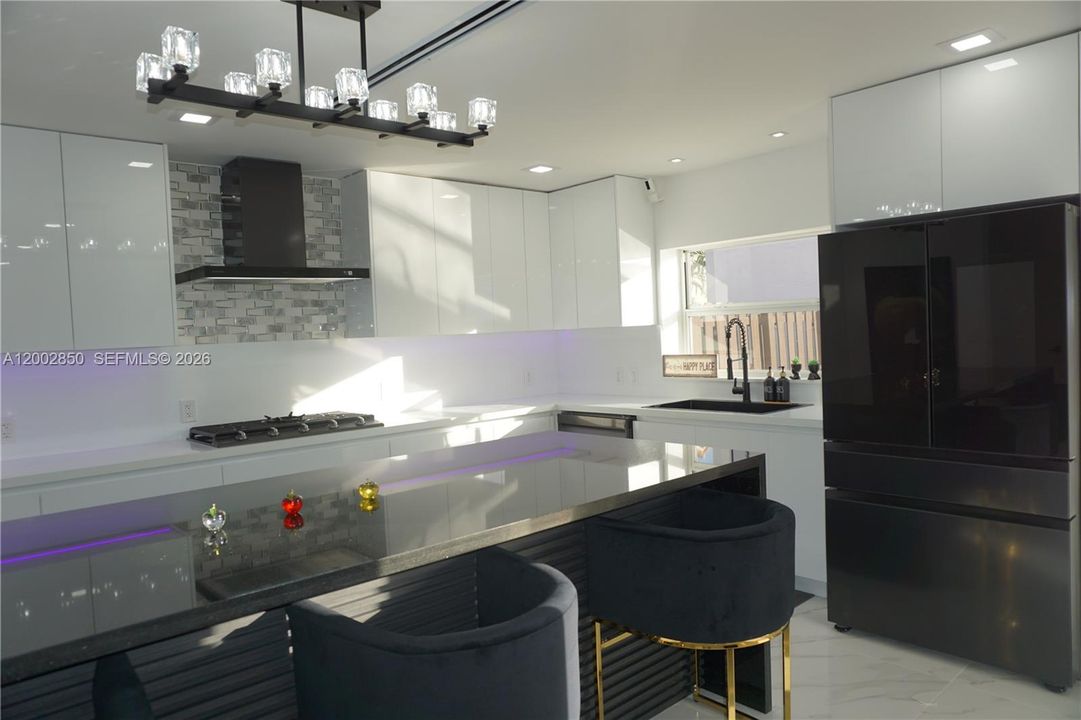 For Rent: $6,000 (4 beds, 3 baths, 2155 Square Feet)