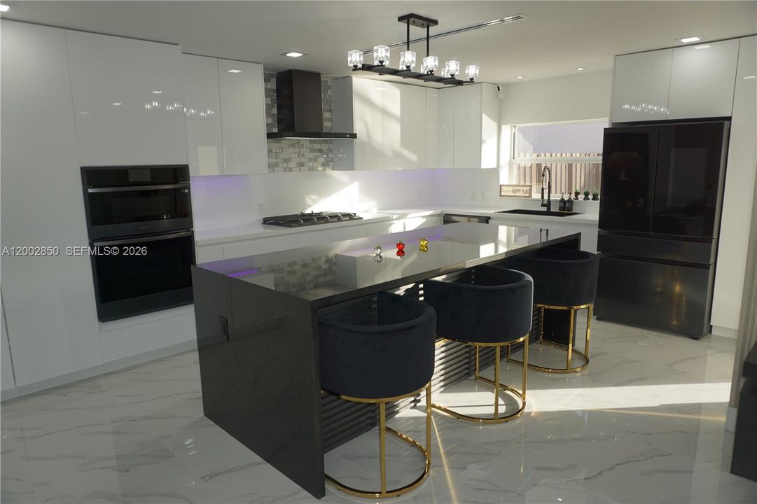 For Rent: $6,000 (4 beds, 3 baths, 2155 Square Feet)