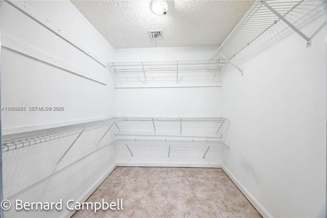 En Venta: $139,990 (2 camas, 2 baños, 1294 Pies cuadrados)
