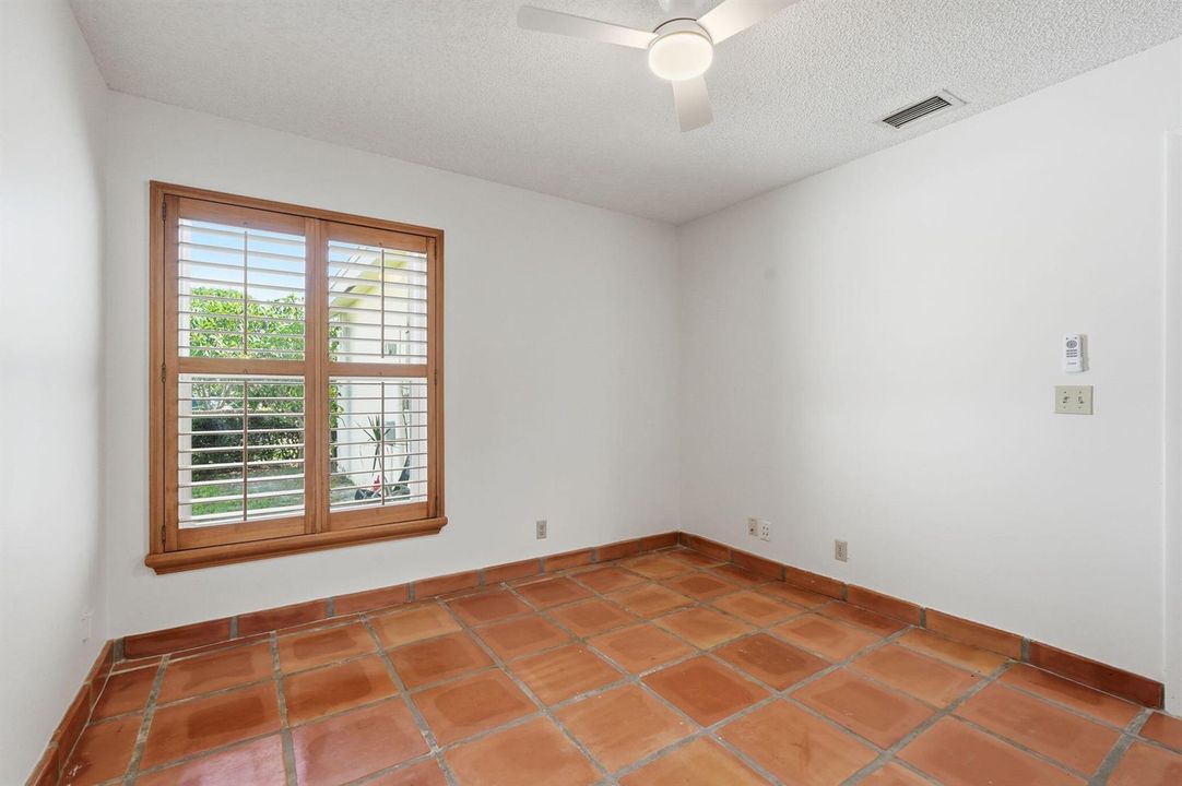 3-web-or-mls-3970_Classic_Ct_003