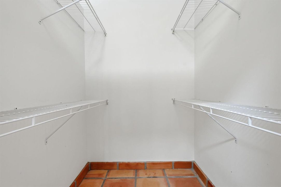 12-web-or-mls-3970_Classic_Ct_012