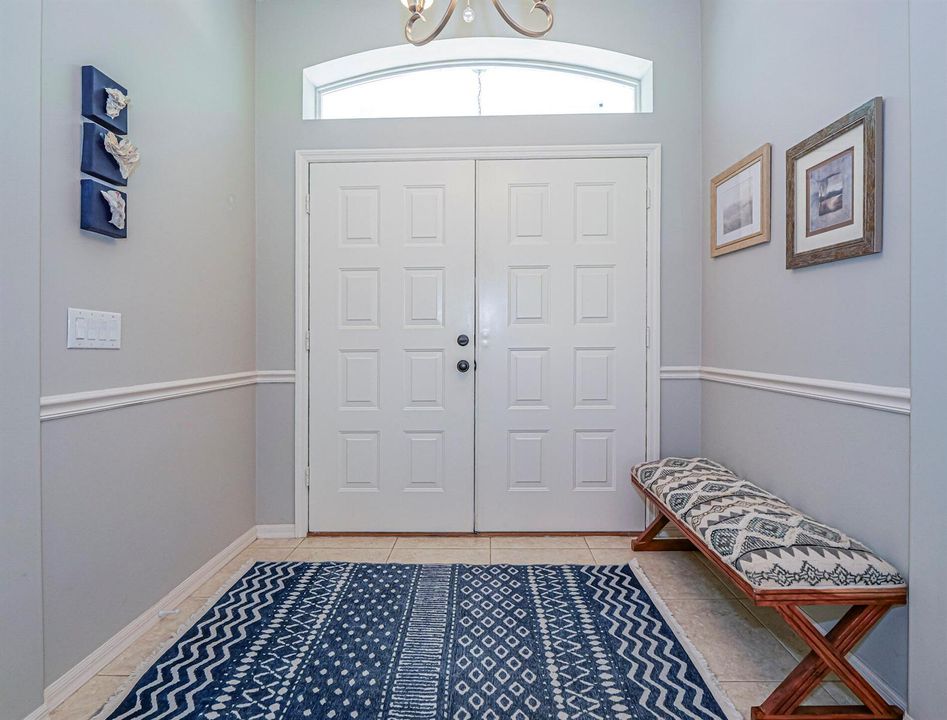 735 23rd Ave. Laurel Pointe foyer