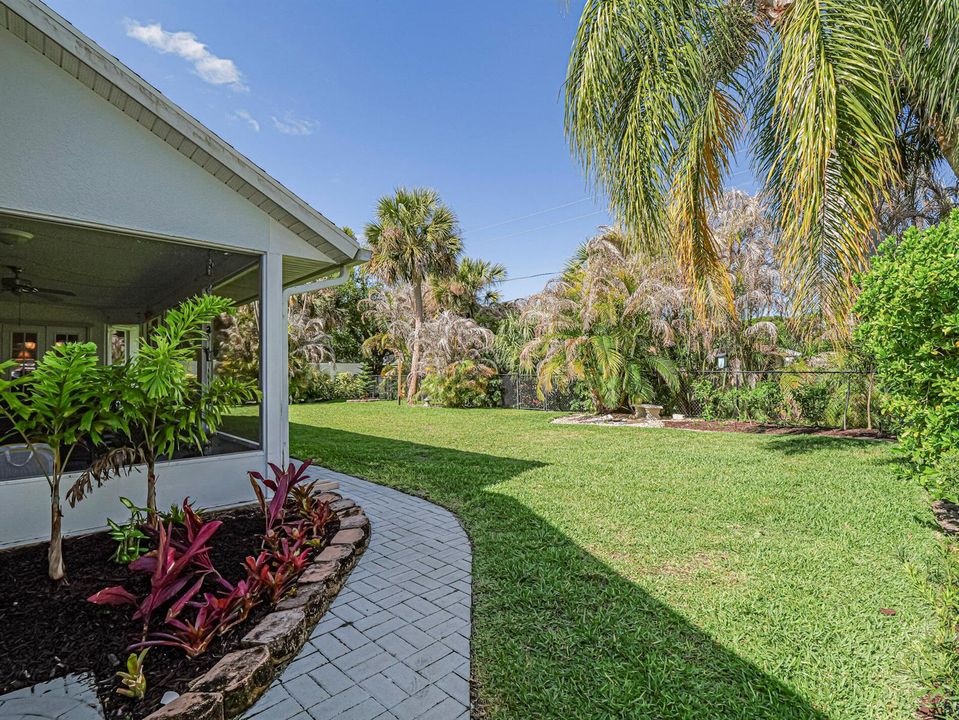 735 23rd Laurel Pointe with lush landsca
