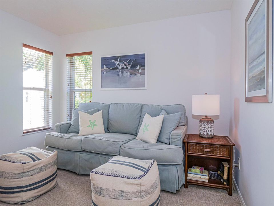 735 23rd Ave. sitting area in bedroom