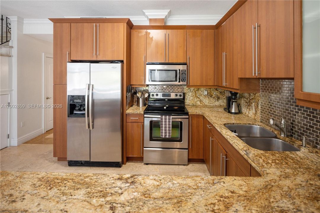 Active With Contract: $8,100 (3 beds, 2 baths, 2208 Square Feet)