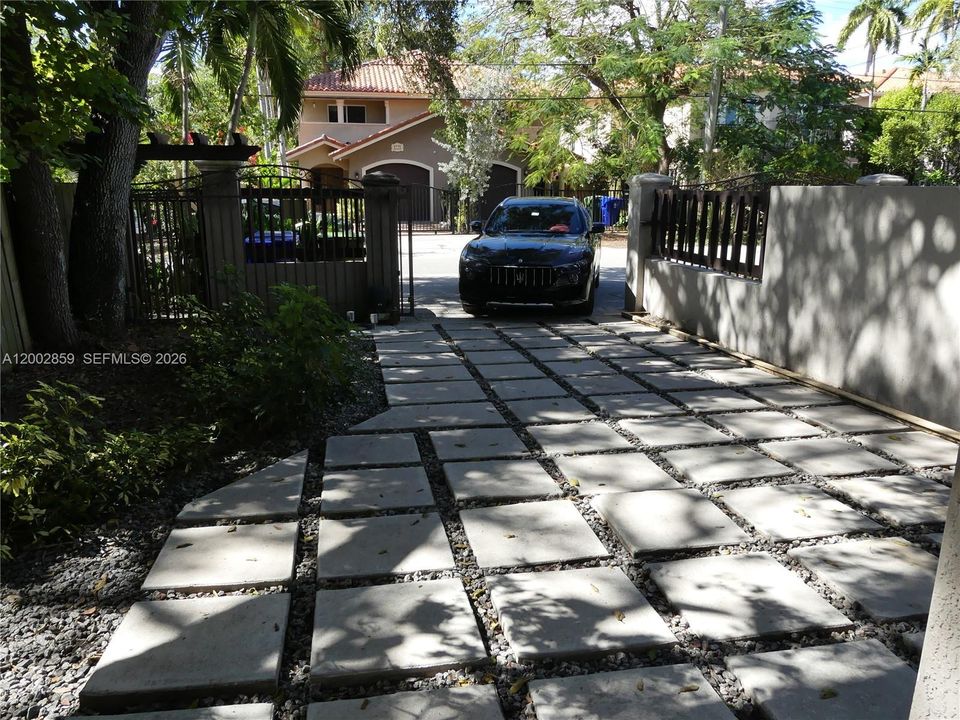 Active With Contract: $8,100 (3 beds, 2 baths, 2208 Square Feet)