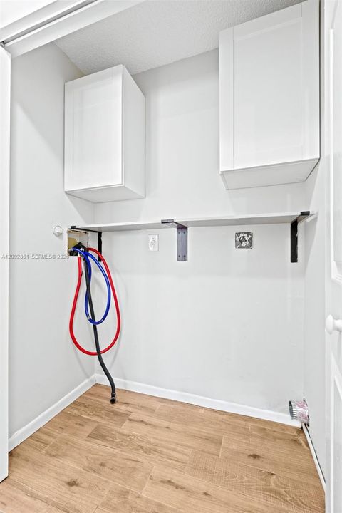 Activo con contrato: $350,000 (3 camas, 2 baños, 1332 Pies cuadrados)