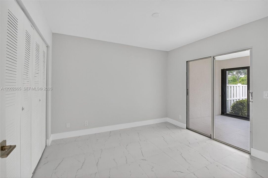 На продажу: $375,000 (2 спален, 2 ванн, 1100 Квадратных фут)