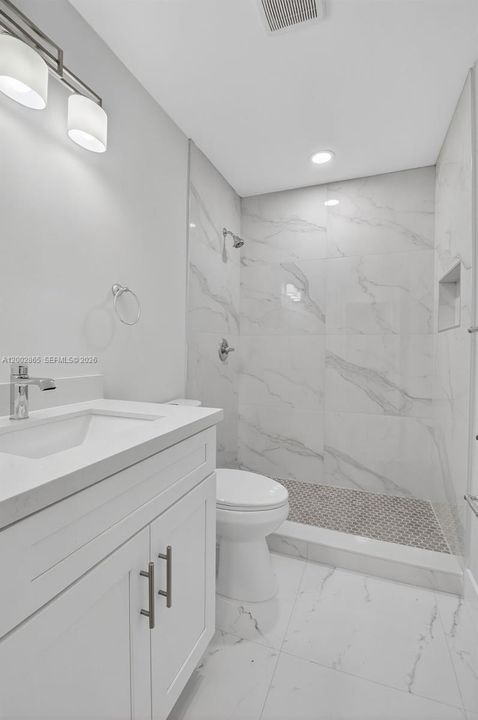 На продажу: $375,000 (2 спален, 2 ванн, 1100 Квадратных фут)