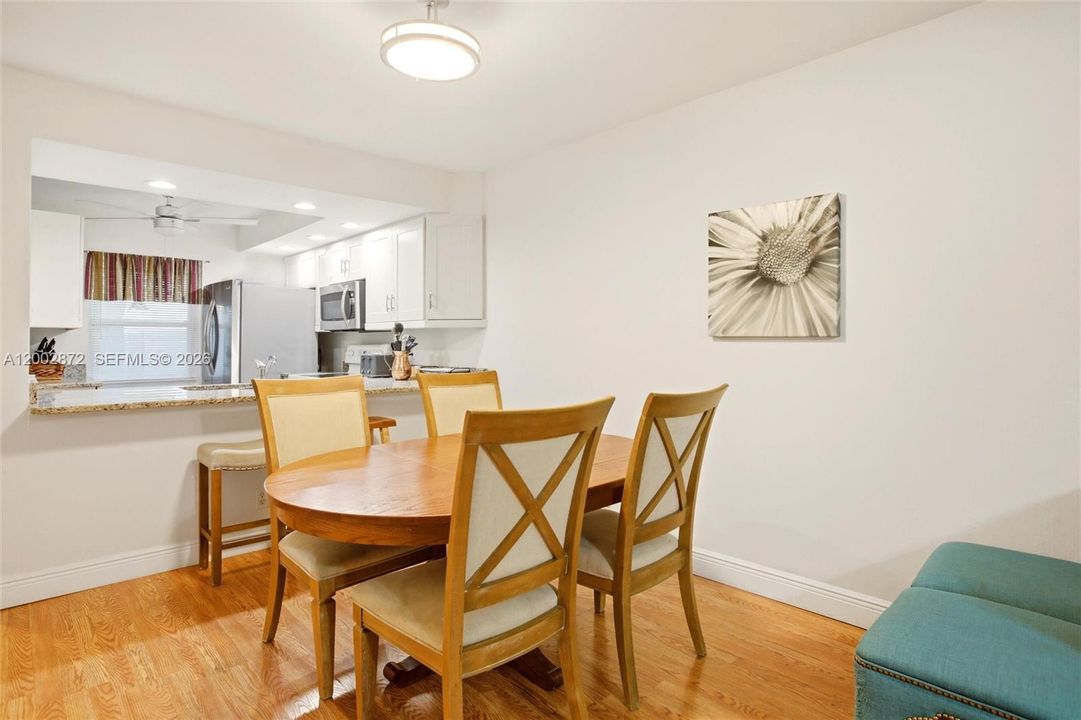 For Sale: $255,000 (3 beds, 2 baths, 1197 Square Feet)