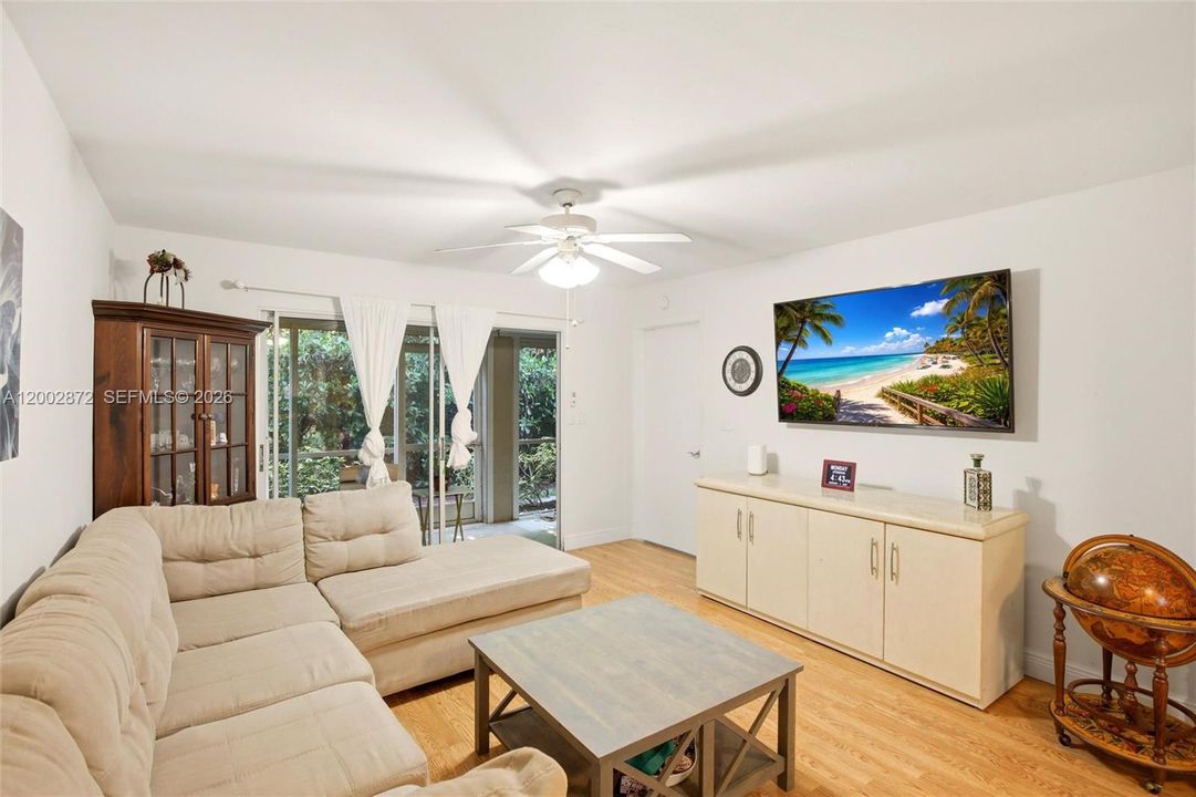For Sale: $255,000 (3 beds, 2 baths, 1197 Square Feet)