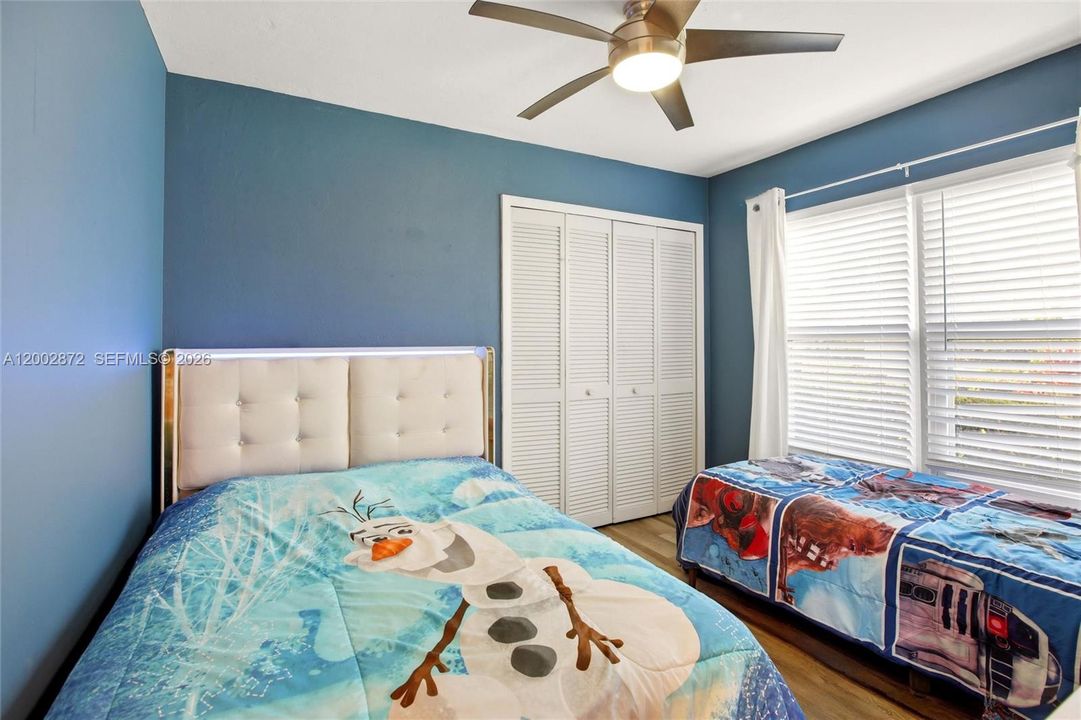 For Sale: $255,000 (3 beds, 2 baths, 1197 Square Feet)