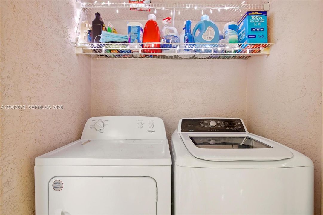 For Sale: $255,000 (3 beds, 2 baths, 1197 Square Feet)