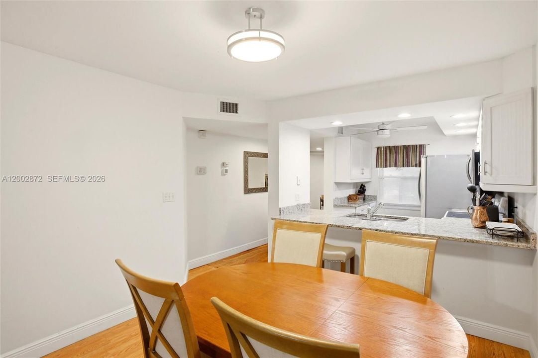 For Sale: $255,000 (3 beds, 2 baths, 1197 Square Feet)