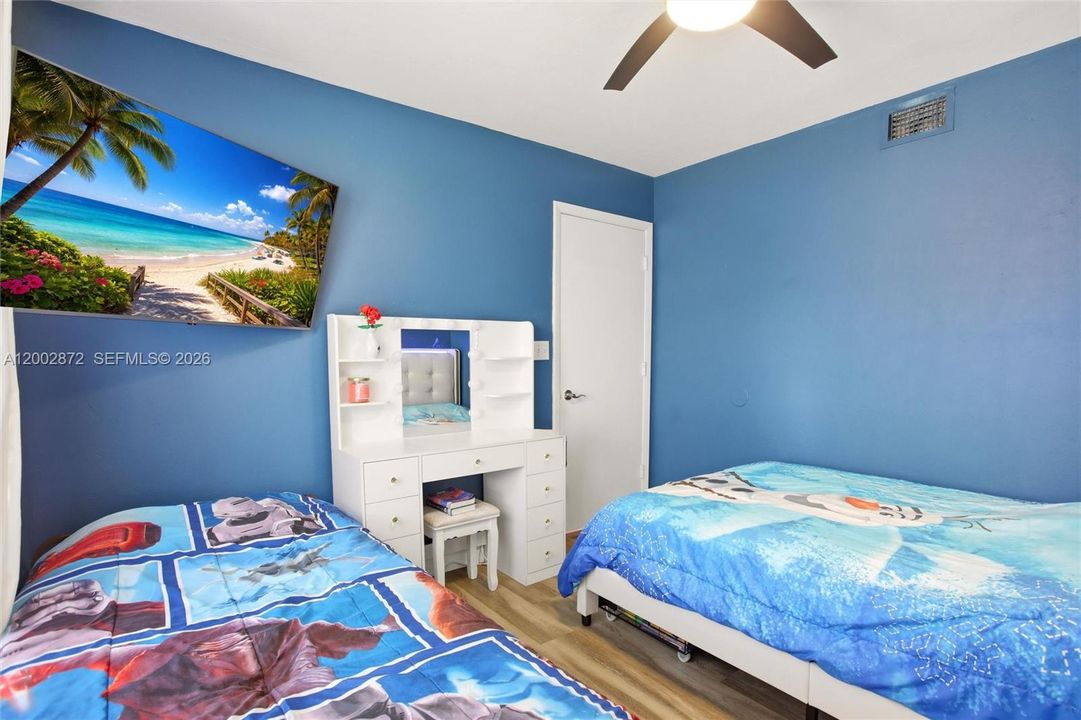For Sale: $255,000 (3 beds, 2 baths, 1197 Square Feet)