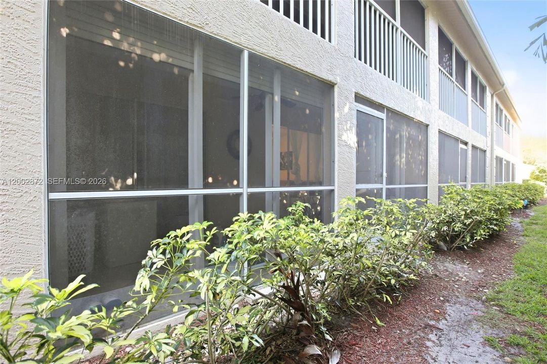 For Sale: $255,000 (3 beds, 2 baths, 1197 Square Feet)