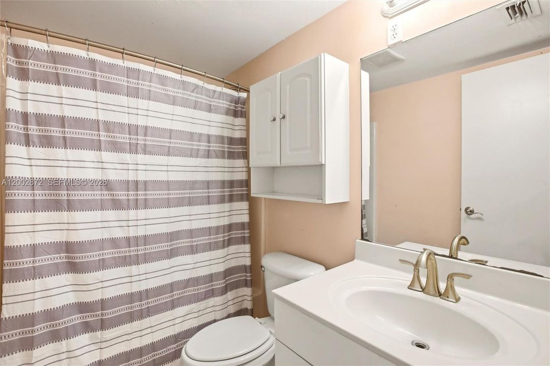 For Sale: $255,000 (3 beds, 2 baths, 1197 Square Feet)