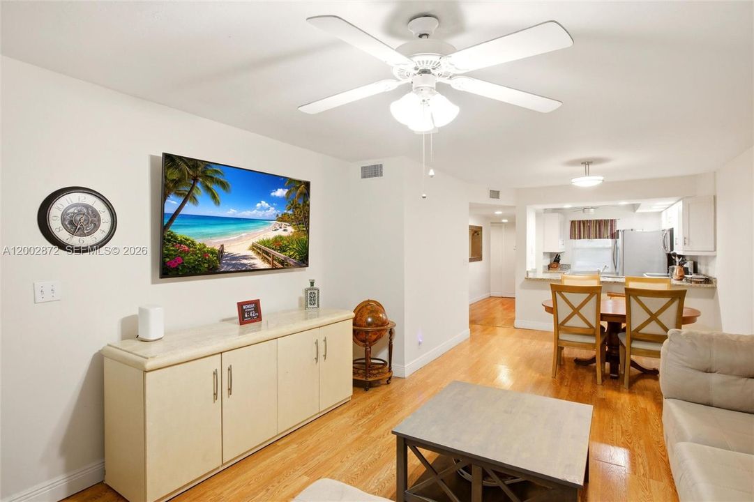For Sale: $255,000 (3 beds, 2 baths, 1197 Square Feet)