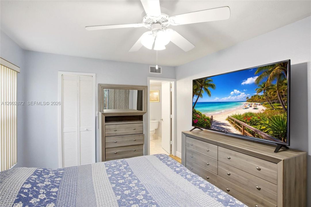 For Sale: $255,000 (3 beds, 2 baths, 1197 Square Feet)