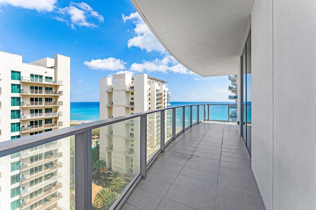 039-3100NorthOceanDrive-1702P-RivieraBea