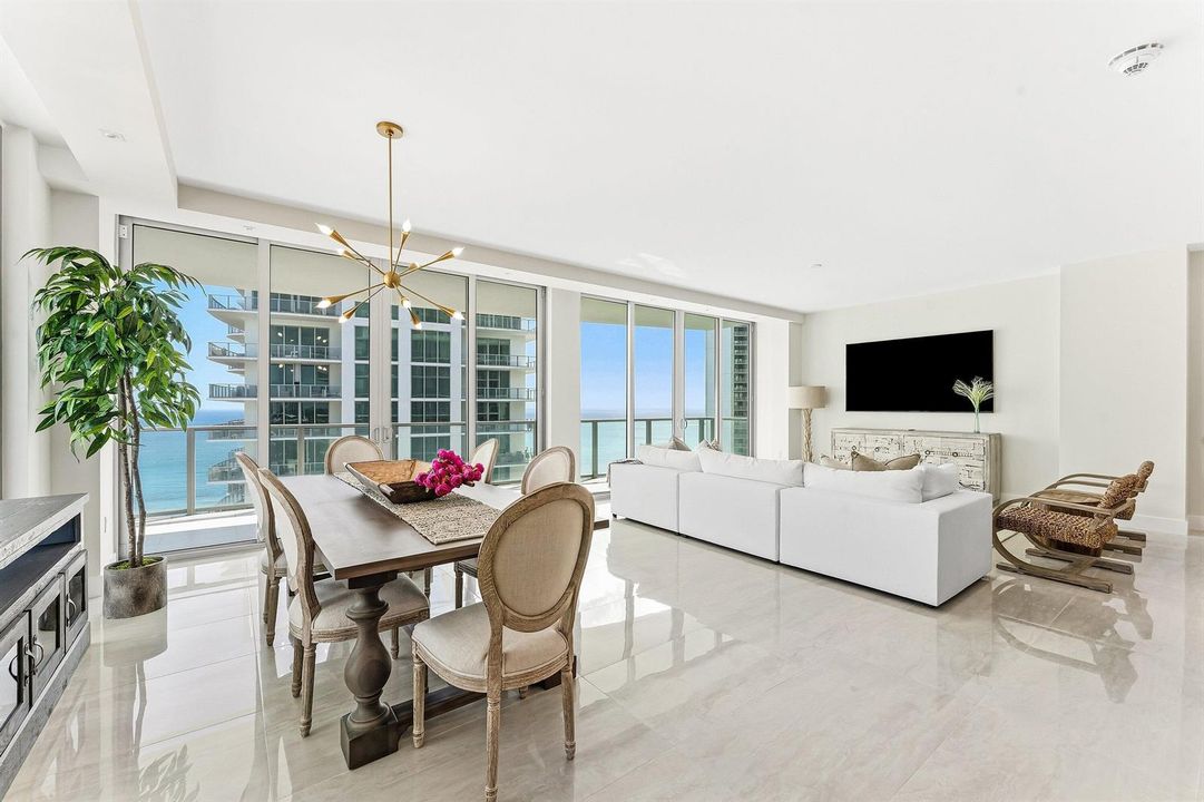 010-3100NorthOceanDrive-1702P-RivieraBea