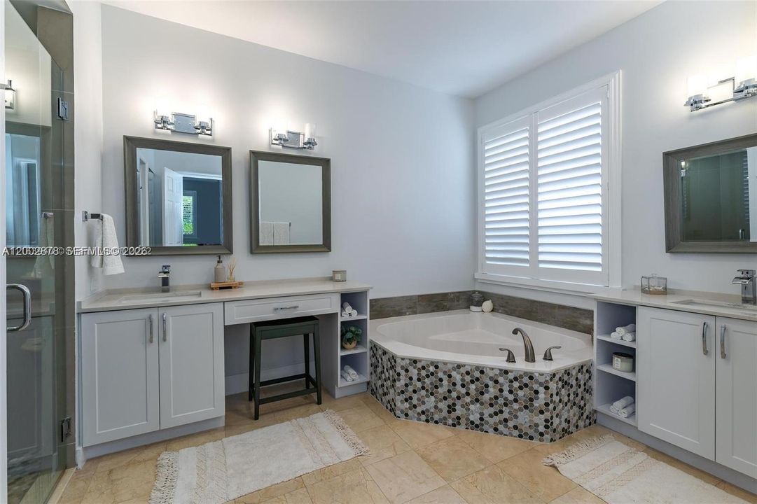 Active With Contract: $6,450 (4 beds, 4 baths, 3345 Square Feet)