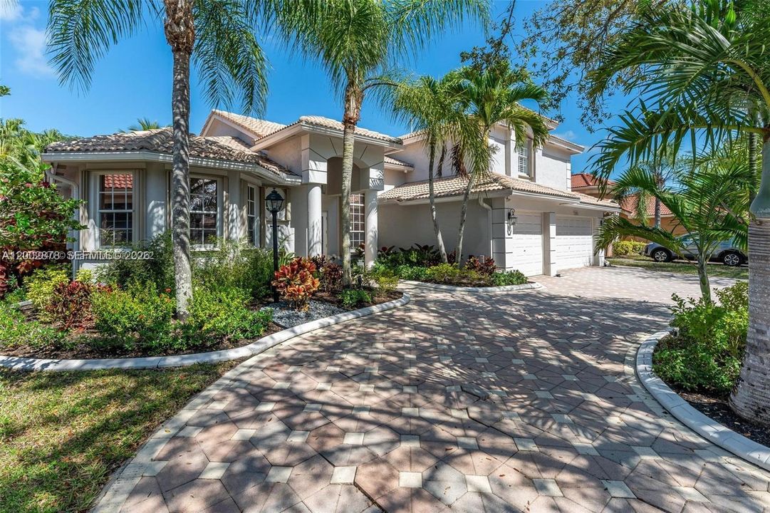 Active With Contract: $6,450 (4 beds, 4 baths, 3345 Square Feet)