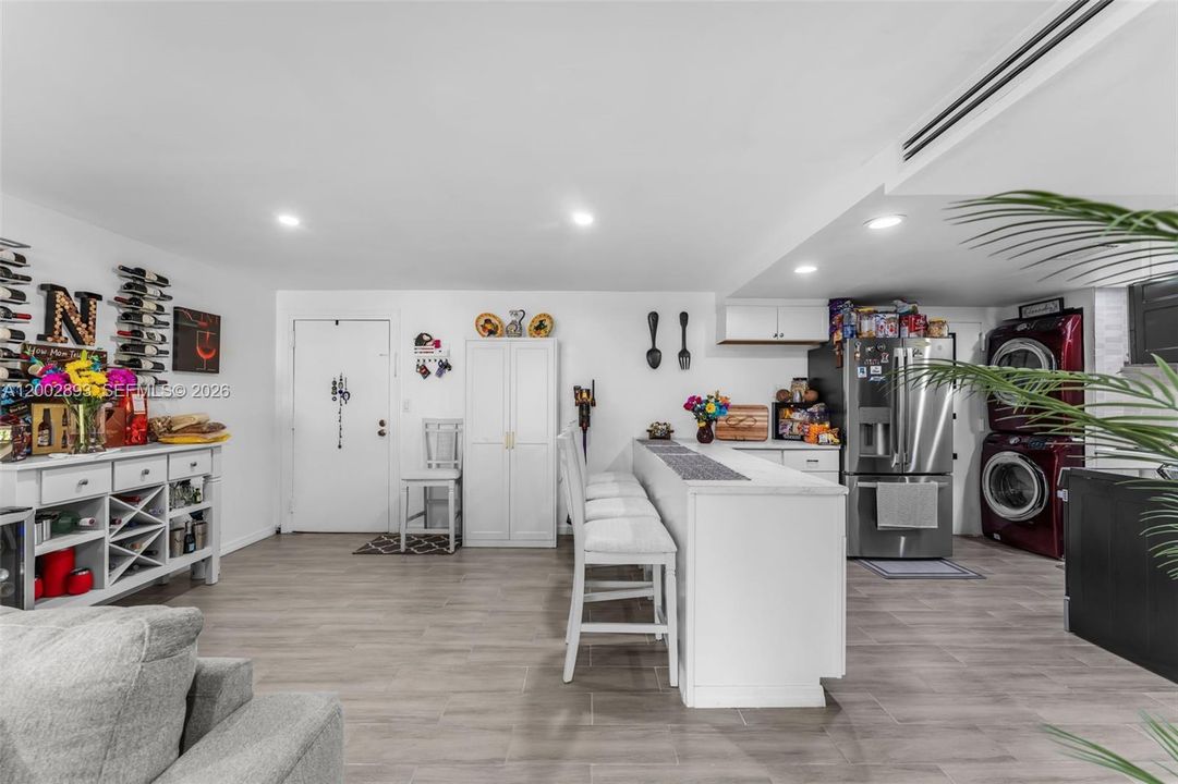 Active With Contract: $310,000 (3 beds, 2 baths, 1262 Square Feet)