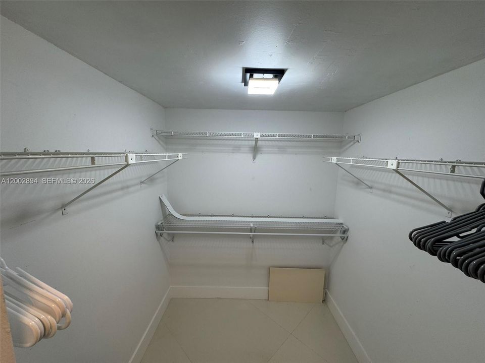 Active With Contract: $289,000 (2 beds, 2 baths, 1106 Square Feet)