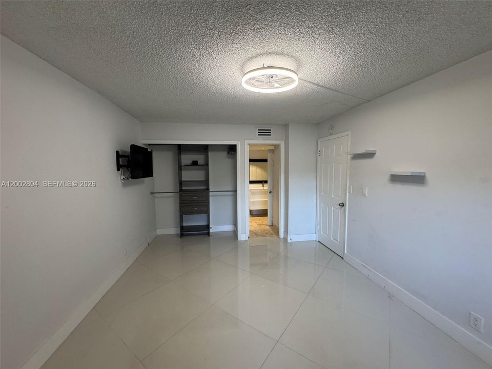 Active With Contract: $289,000 (2 beds, 2 baths, 1106 Square Feet)