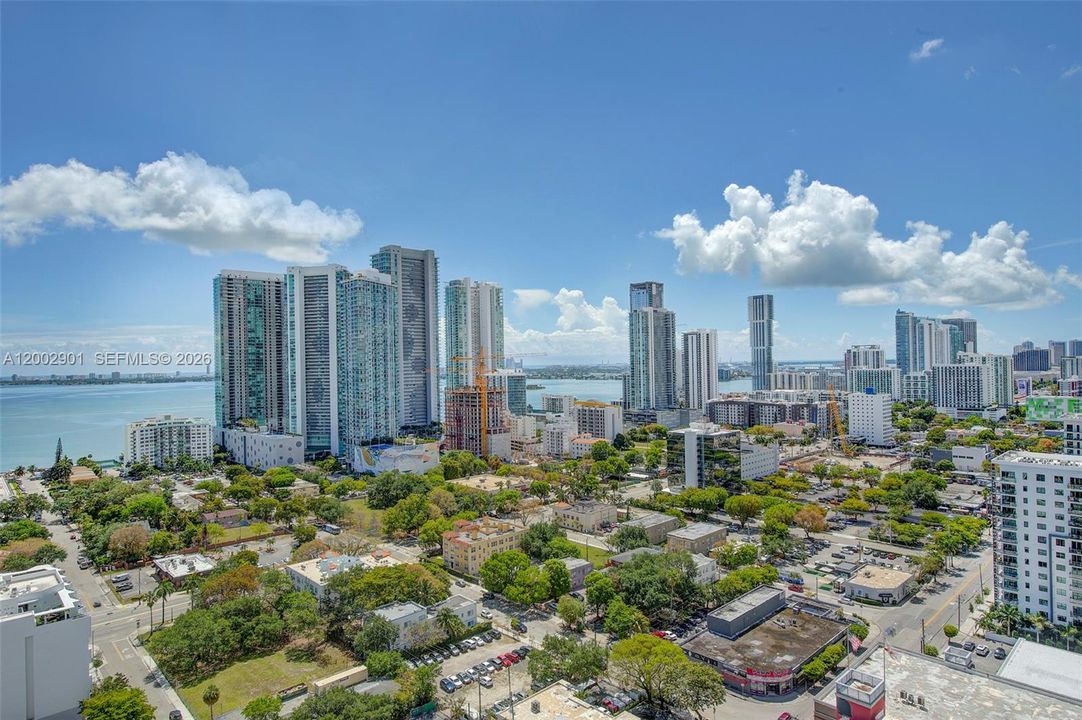 На продажу: $849,000 (2 спален, 2 ванн, 1081 Квадратных фут)